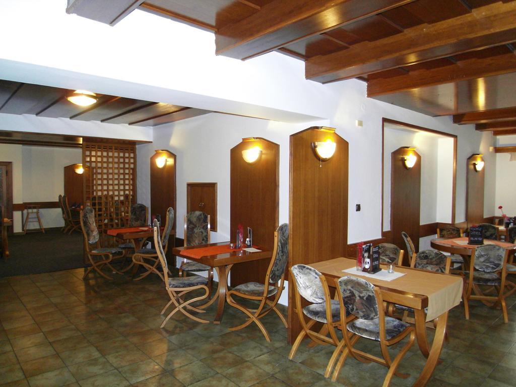 Penzion A Restaurace U Veterana Frenštát pod Radhoštěm Εξωτερικό φωτογραφία