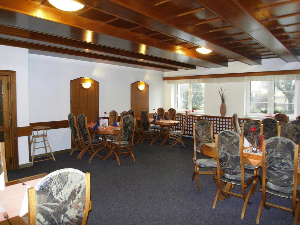 Penzion A Restaurace U Veterana Frenštát pod Radhoštěm Εξωτερικό φωτογραφία
