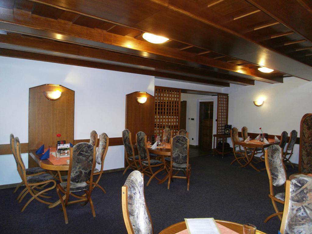 Penzion A Restaurace U Veterana Frenštát pod Radhoštěm Εξωτερικό φωτογραφία
