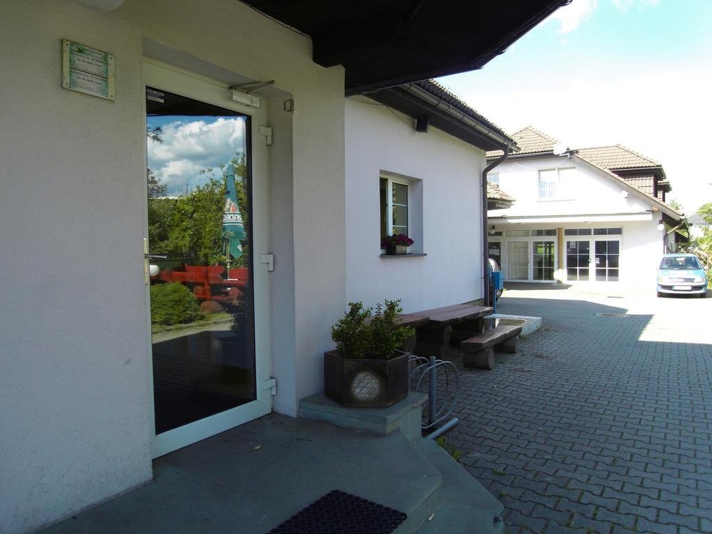 Penzion A Restaurace U Veterana Frenštát pod Radhoštěm Εξωτερικό φωτογραφία