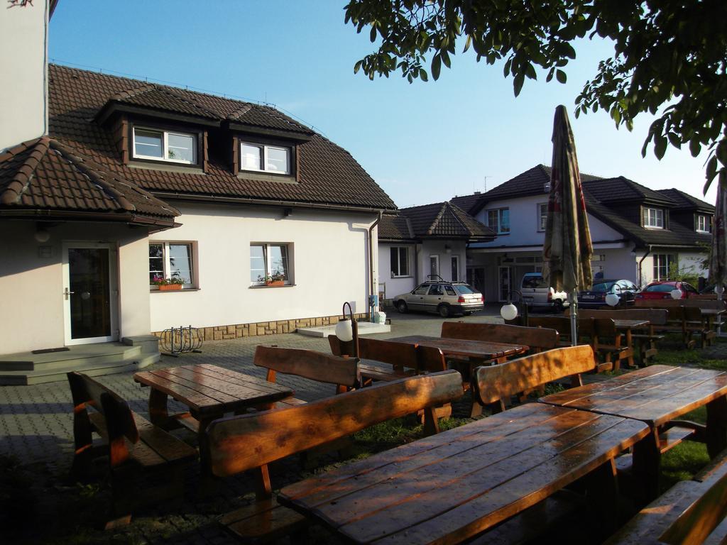 Penzion A Restaurace U Veterana Frenštát pod Radhoštěm Εξωτερικό φωτογραφία